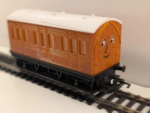 Hornby Clarabel 4-Wheel Coach – Thomas & Friends Range – OO Gauge - Picture 1 of 4