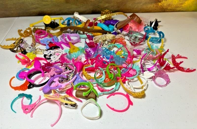 Barbie Chelsea Otros Princesa Tiaras Diademas Cinturones Muñeca Accesorios Lote Foto 1 de 4