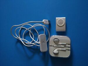 Apple iPod silver 2nd gen 1Gb, shuffle A 1204 with accessories, bundle