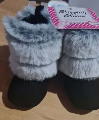  Newborn Baby Booties. BOOTS. By Stepping Stones. 0- 3 months  REDUCED - Image 1 of 4