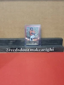 2023 Bowman Chrome Iconic Jeremy Peña Iconic Red Refractor 3/5 - Picture 1 of 4
