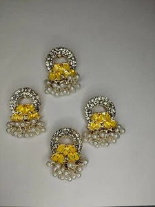 1 YELLOW SILVER CRYSTAL BEADS FANCY BUTTON/TESSEL DRESS SEWING DIYs DECORE - Picture 1 of 8