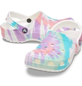 Nuevos zuecos adorables Crocs clásicos gráficos para mujer talla 8 tie dye ¡NUEVOS CON ETIQUETAS! - Imagen 1 de 5