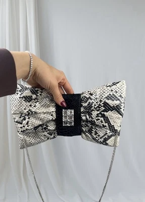 Bolso sin asas negro estampado de serpiente con moño noche diamantes de imitación noche de vacaciones Y2K Foto 1 de 4