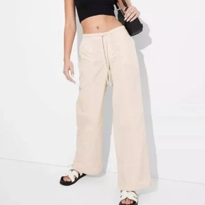 NWT Wild Fable Drawstring Mid Rise Wide Leg Parachute Pants Beige Women's Size S - Picture 1 of 7