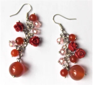 BOUCLES D'OREILLES EN PIERRE FINE CORNALINE ET CORAIL PETITES ROSES - Picture 1 of 3