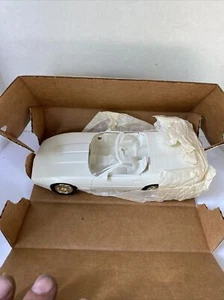 AMT 1991 CORVETTE CONVERTIBLE “ARTIC” WHITE 1/25 PROMO - Picture 1 of 5