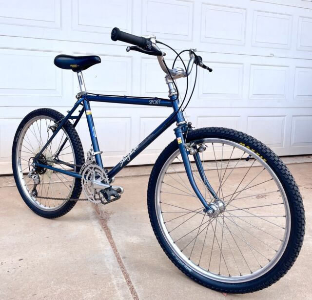 Level Up Retro Speckled Pom Beanie Black/Grey/Blue – Bike