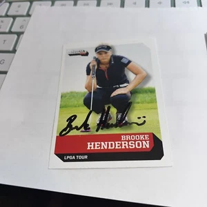 2017 Brooke Henderson Signed Rookie Card Sports Illustrated For Kids - Picture 1 of 1