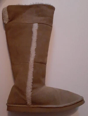 'Old Navy' Lightweight Genuine Suede Pull On Flat Heel Snow Boots - Image 1 of 3