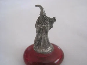 Zinnfigur poliert roter Glasstein Zauberer Magie ~ LBDAD - Bild 1 von 3