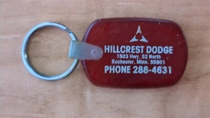Vintage Hillcrest Dodge Rochester Minnesota Händler rot Schlüsselanhänger RAR - Bild 1 von 2