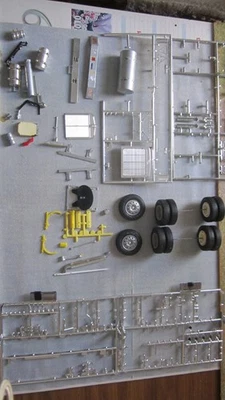 Pièces camions US 1/24 - Photo 1/4