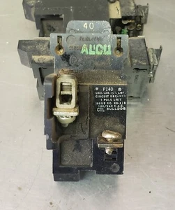 Interruttore monopolare ITE Pushmatic Bulldog 40 AMP P140 USATO - Foto 1 di 2