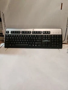 HP SK-2885 Black & Silver Desktop Keyboard Wired USB Plug 434821-007 701429-001 - Picture 1 of 7