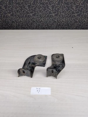 Комплект из пары кронштейнов для крепления левого и правого верхнего радиатора 07–17 GMC ACADIA OEM - Изображение 1 из 4