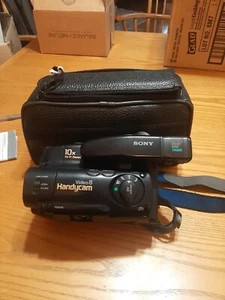 Sony Video 8 HandyCam CCD-TR65 no power cord or Battery - Imagen 1 de 8