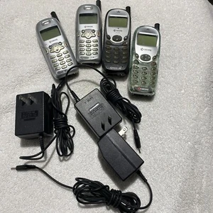 4 Lot Of 2 Kyocera 2325  And 2 2135  Vintage Cell Phones Lot UnTested W Chargers - Picture 1 of 18