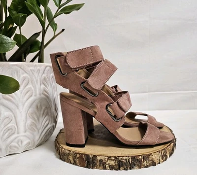 Sandalias de tacón bloque de gamuza rosa Qupid para mujer 6,5 correas ajustables tacón de 3,5” Foto 1 de 4