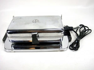 Vintage Unmarked Electric Waffle Iron Griddle Large Small Waffles Works Clean - Picture 1 of 7