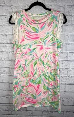 Vestido Lilly Pulitzer Agee MÉDIO Rosa Floral Croc My World Renda Sem Mangas - Imagem 1 de 4