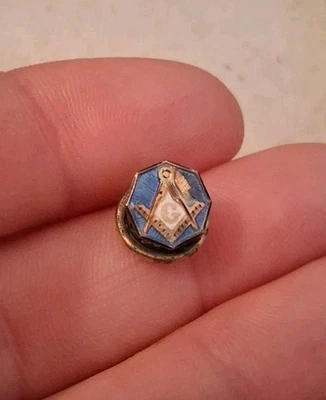 Brújula cuadrada antigua fraternal masónica oro 14K esmalte azul albañiles TORNILLO TRASERO Foto 1 de 4