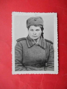 Timisoara Rumänien 1945 Sowjetische Soldatin in Winteruniform. Echtfoto 2.WK - Bild 1 von 2