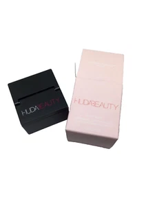 Nuevo Huda Beauty Mini Bebé Hornear Suelto Horneado Ajuste Polvo Flor de Cerezo en Caja - Imagen 1 de 2