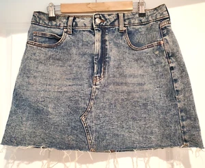 Wild Fable Denim Mini Pencil Skirt Women's Size 14 Blue Stone Wash Frayed Hem - Picture 1 of 7