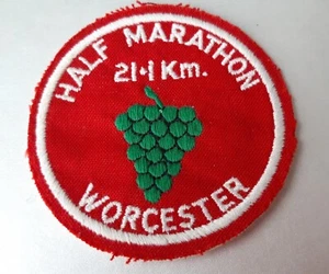 Aufnäher, Halb - Half Marathon 21,1 km , Worchester, England, rot, grün - Bild 1 von 1