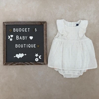 Macacão JANIE AND JACK Garden Brunch Swiss Dot tamanho 0-3 meses - Imagem 1 de 3