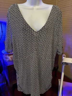 Attention Size 2x Women’s Rayon/Nylon Lined Dress Blouse 46” Bust 29” Length  - Image 1 of 4
