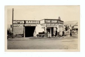 Foto antica RUFUS GARAGE/NEGOZIO PNEUMATICI pompa a vista gasolio GENERALE BENZINA anni 20 - Foto 1 di 1