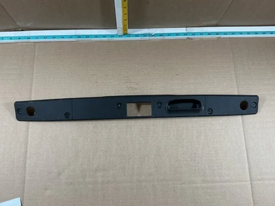 Marco de moldura de manija de tapa de maletero Mercedes-Benz E500 2003-2009 A2117500193 OEM Foto 1 de 4