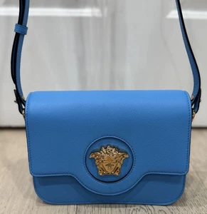 Borsa a tracolla Versace La Medusa pelle di vitello blu ciottoli nuova $1625 nuova con etichette - Foto 1 di 17