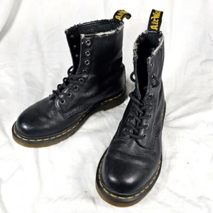 Bota de cuero Dr. Martens 1460 para mujer 8 Pascal satinado cuero mate utilidad de combate - Imagen 1 de 7