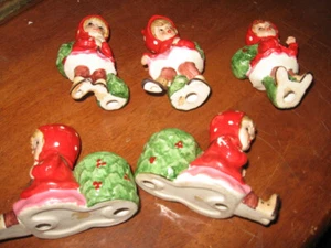 5 Vintage Lefton Christy Collection Christmas HOLLY GIRLS Carrying Bag Of Holly - Picture 1 of 3
