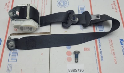 Conjunto de retractor de cinturón de seguridad trasero derecho Dodge Ram 2500 2013-2018 fabricante de equipos originales Foto 1 de 4