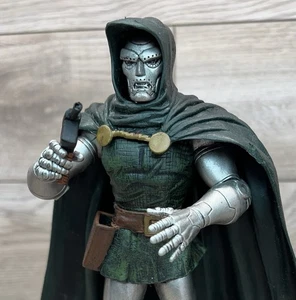 Figura Marvel Select Doctor Doom Edición Especial Coleccionista Diamond Select 2012 - Imagen 1 de 6