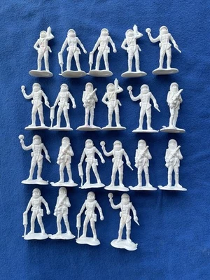 1960s AIRFIX Hong Kong 1:32 scale Space Marines X 21  Plastic Soldiers in White. - image 1 of 3