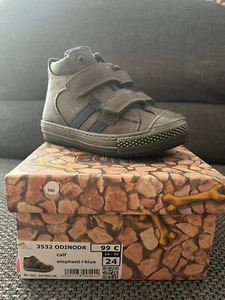 Halbhohe Schuhe mit Klettverschluss von Stones and Bones in Größe 24 - Bild 1 von 8