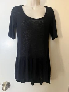 Happening in the Present Skirted hem Top Sz L Black Short Sleeve Rayon Blend - Picture 1 of 10