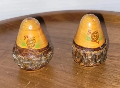 VINTAGE Agitadores de Sal e Pimenta Esculpidos em Madeira Árvore Natural LOG Decoração de Cabine Galho - Imagem 1 de 4