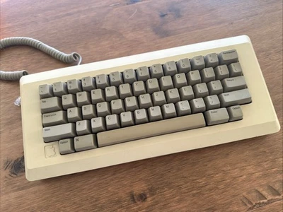 Apple - Original M0110 Macintosh Keyboard - Good Physical Condition - Untested - Image 1 of 4
