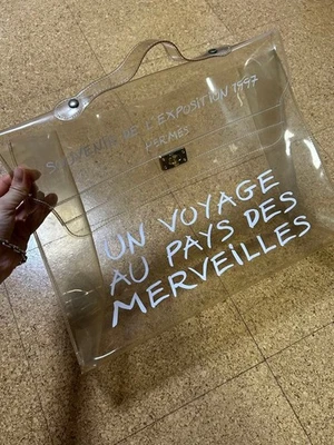 [SOUVENIR DE L'EXPOSITION] Hermes Vinyl Kelly Handbag - Image 1 of 4