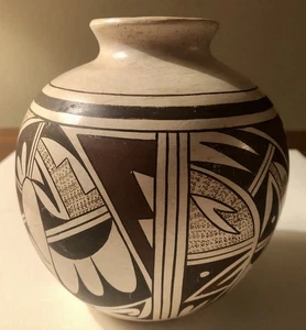 Frogwoman Potter Loretta Navasie Hopi Tewa Vase 5” X 5” Vintage Joy Navasie - Picture 1 of 5