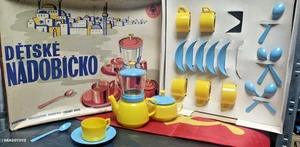 SET GIOCO DA TÈ CUCINA VINTAGE DUBENA GIOCATTOLO DETSKE CESKY DUB MINIATURA CASA DELLE BAMBOLE - Foto 1 di 24