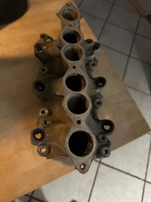 2000-2004 Nissan Xterra 6 Cylinder Lower Intake Manifold - Image 1 of 2