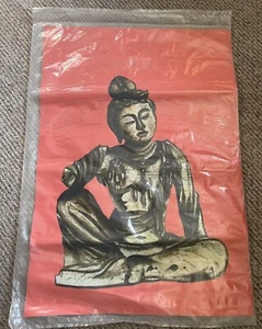 Vintage Taiwan Die Kunst der Batik braun rot lächelnder Buddha Wandkunst 30” x 21” - Bild 1 von 4