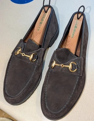 GUCCI Mocasines Hombre Clásicos Suela con Broca Dorada - Gamuza Marrón - EE. UU. 7 D *COMO NUEVO* Foto 1 de 4